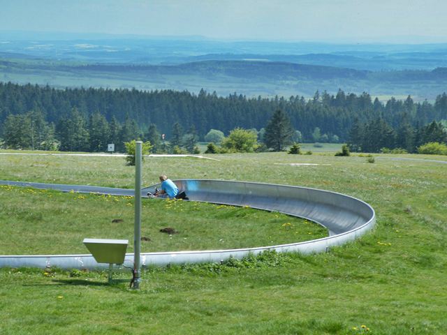 Sommerrodelbahn auf dem Hoherodskopf bei Schotten im Vogelsberg